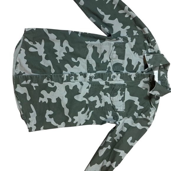 Free People Men’s XS Sage Green Camo Button-Up Denim Shirt - Picture 13 of 13